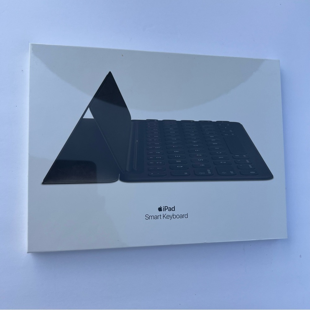 Apple MX3L2LL/A Smart Keyboard for iPad 7th Gen iPad Air 3rd Gen iPad Pro 10.5" - Picture 3 of 9